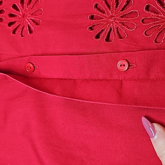 NEW THE LIMITED RED FLORAL CUTOUT TUXEDO CUFF BUTTON-UP BLOUSE - Picture 9 of 11